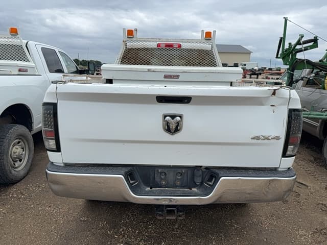 Image of Dodge Ram 2500HD equipment image 2
