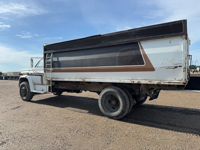 Image of GMC 6500 equipment image 1