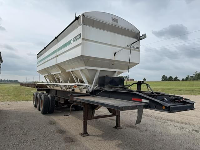 Image of Willmar Side Shooter 24 equipment image 4