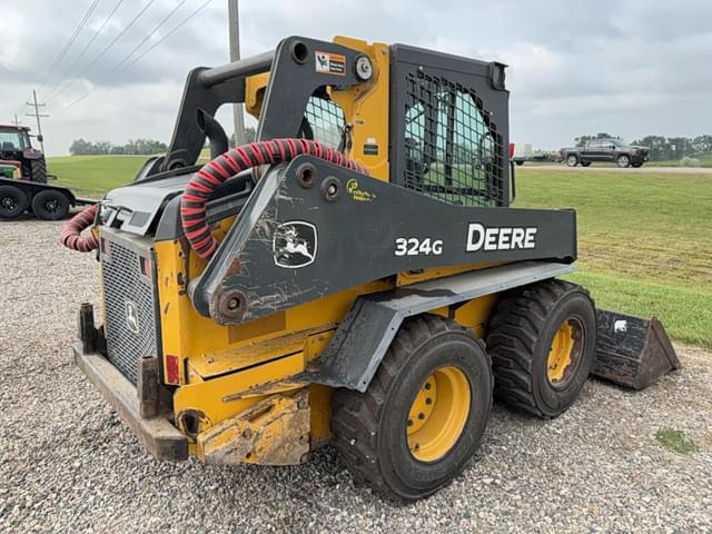 Image of John Deere 324G equipment image 3