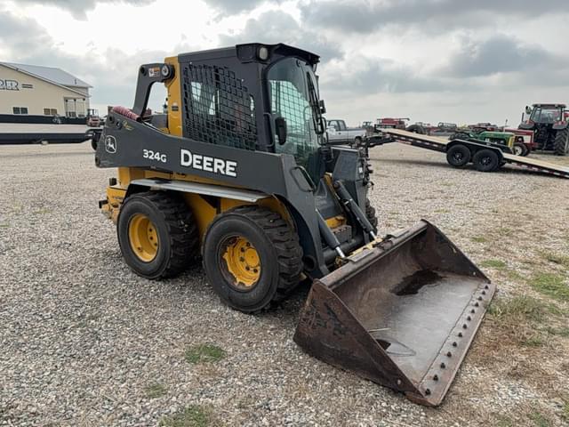Image of John Deere 324G equipment image 4