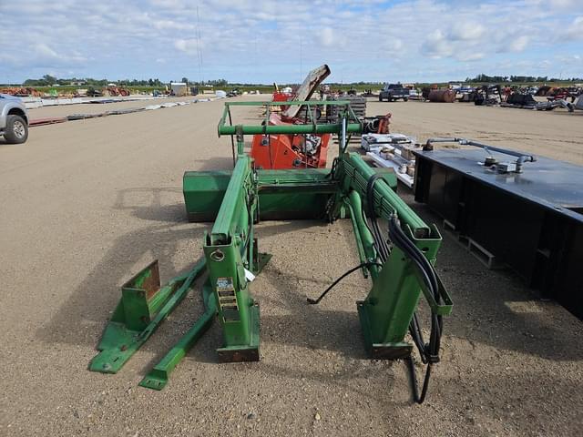 Image of John Deere 158 equipment image 2