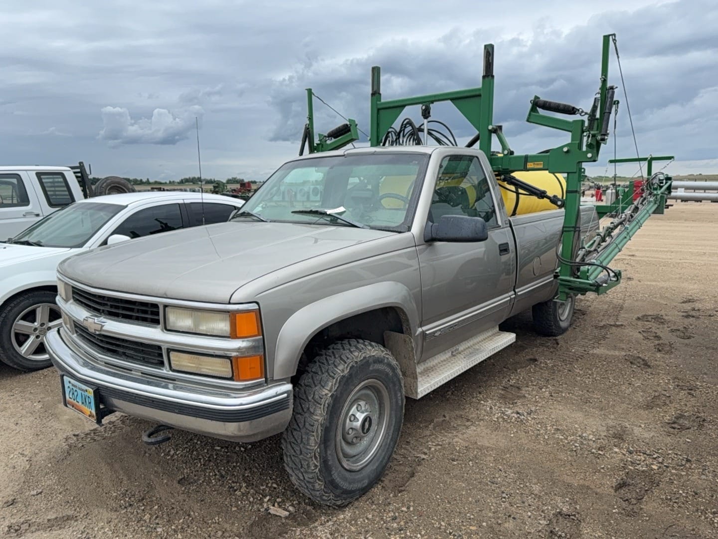 1998 Chevrolet 3500 Equipment Image0