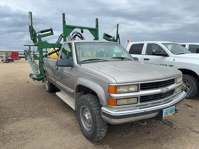 Image of Chevrolet 3500 equipment image 4