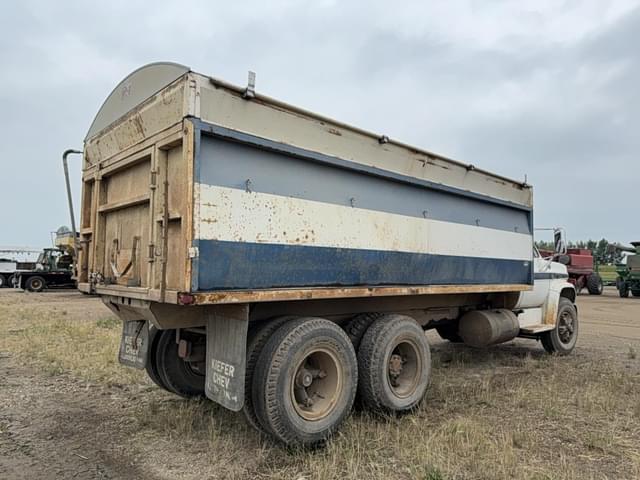 Image of Chevrolet C65 equipment image 3