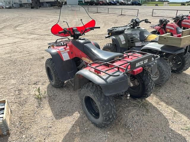 Image of Arctic Cat 400 equipment image 2