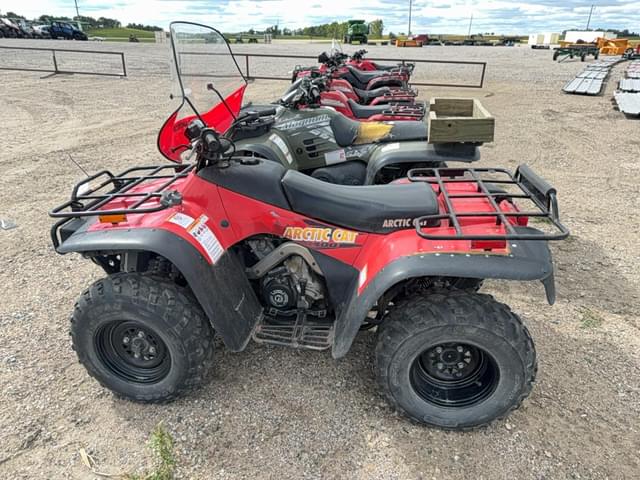 Image of Arctic Cat 400 equipment image 1