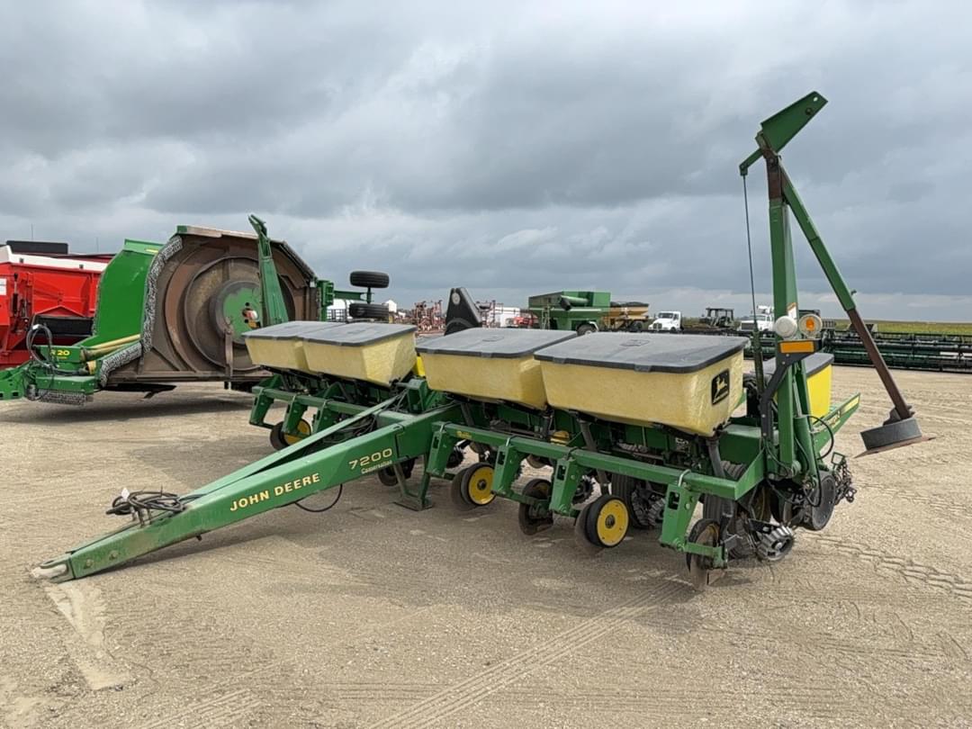Image of John Deere 7200 Primary image