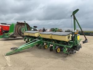John Deere 7200 Image