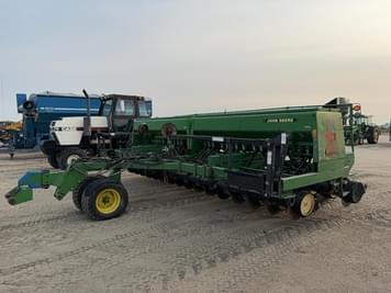 Main image John Deere 750