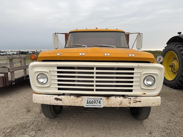 Image of Ford F600 equipment image 4