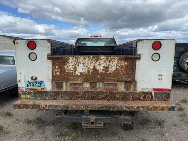 Image of Chevrolet 3500 equipment image 2