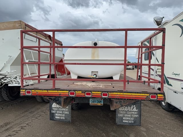Image of International Loadstar 1600 equipment image 2