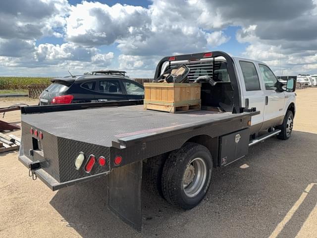 Image of Ford F-350 equipment image 3