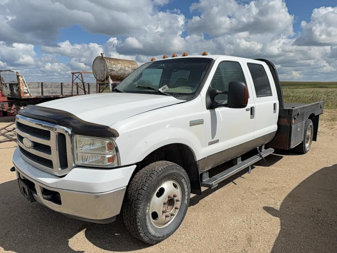 Image of Ford F-350 Primary image