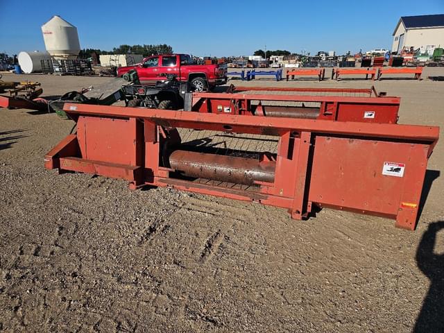 Image of International Harvester 810 equipment image 4