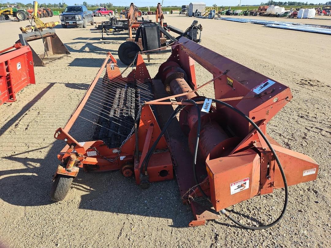 Image of International Harvester 810 Primary image
