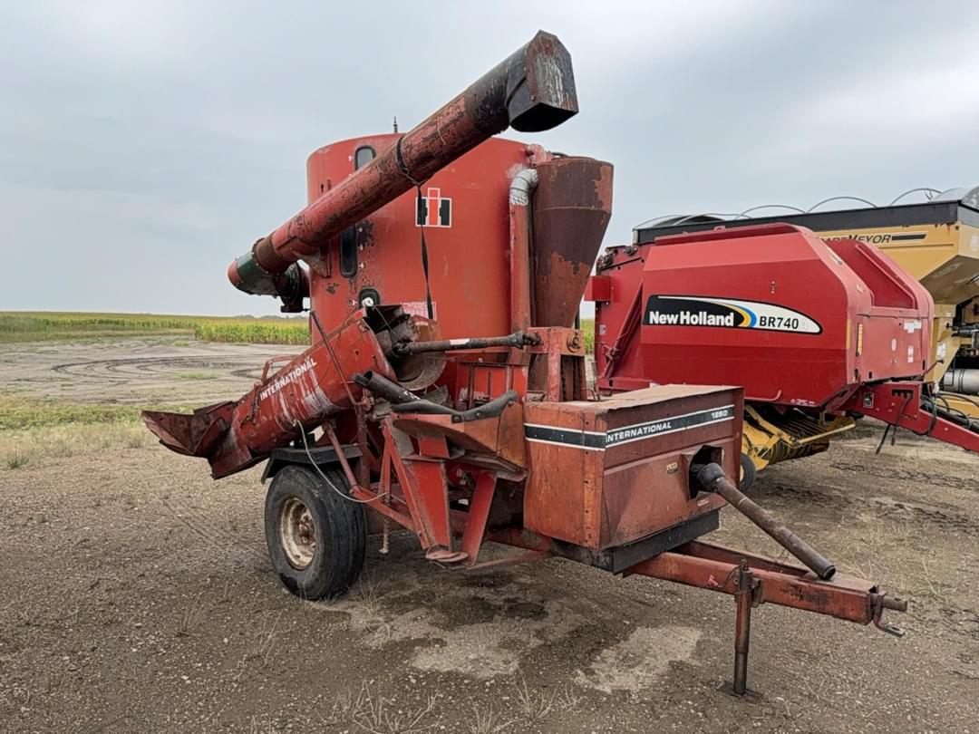 Image of International Harvester 1250 Primary image