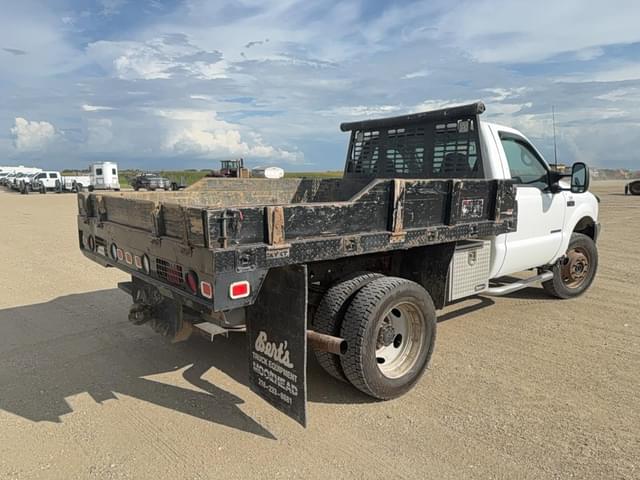 Image of Ford F-550 equipment image 2