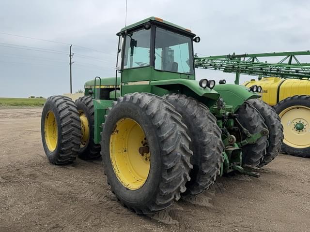 Image of John Deere 8450 equipment image 1