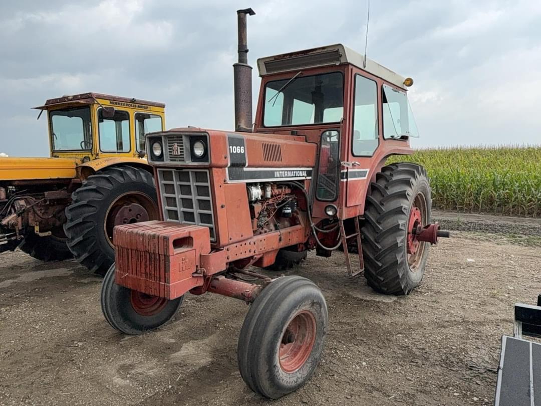 Image of International Harvester 1066 Primary image