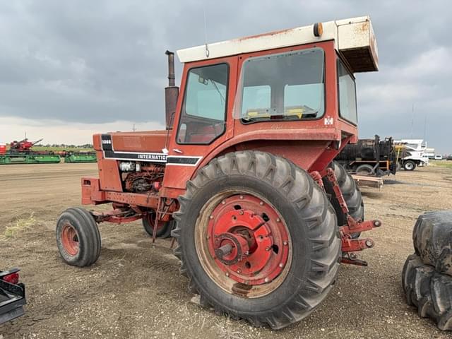 Image of International Harvester 1066 equipment image 1