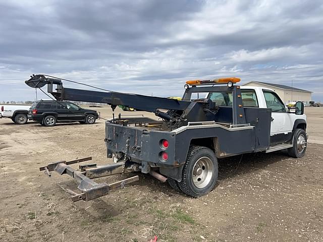 Image of Chevrolet 3500 equipment image 4