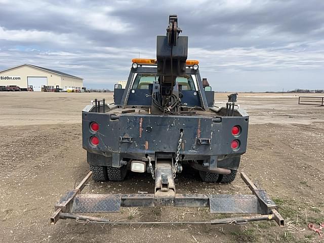 Image of Chevrolet 3500 equipment image 3