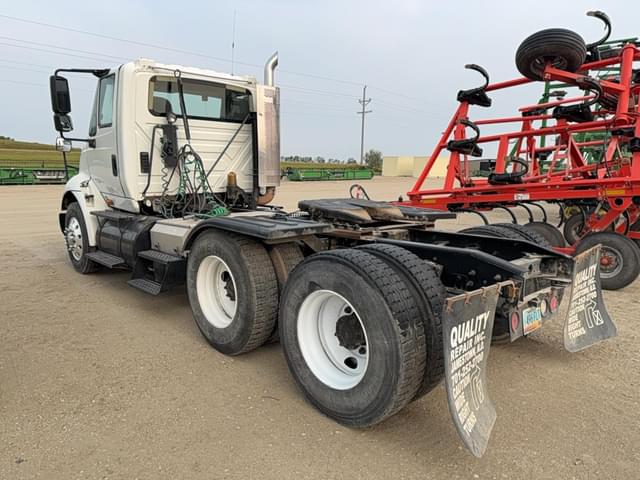 Image of International 8600 equipment image 1