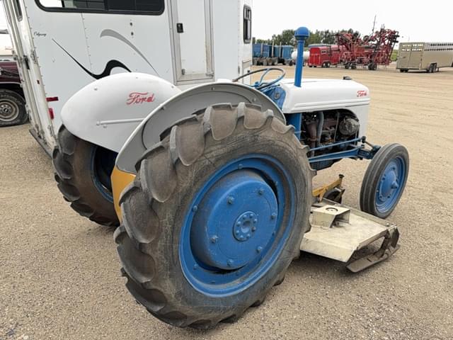 Image of Ford 9N equipment image 1