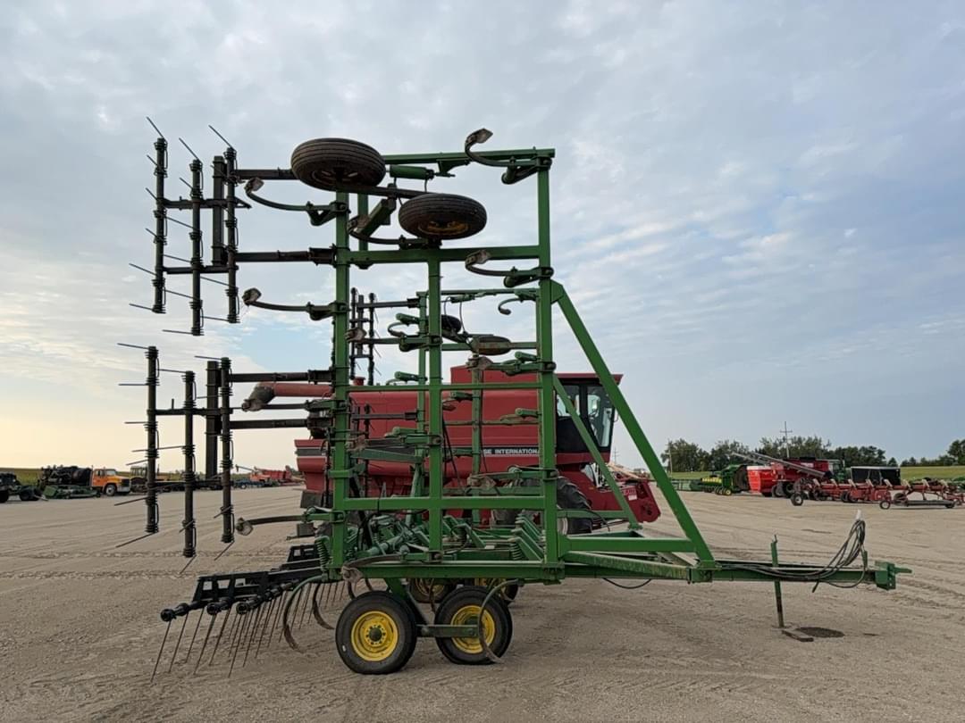 Image of John Deere 1610 Primary image