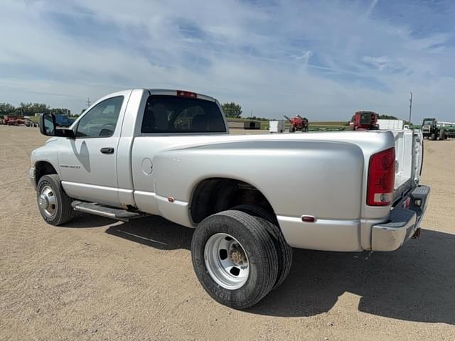 Image of Dodge Ram 3500 equipment image 1