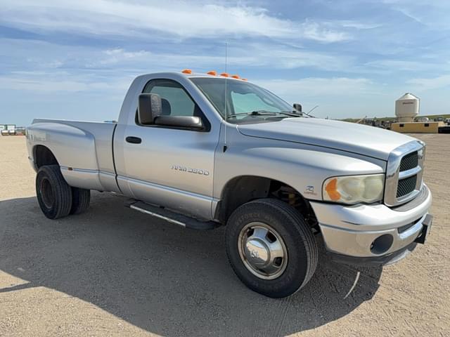 Image of Dodge Ram 3500 equipment image 4
