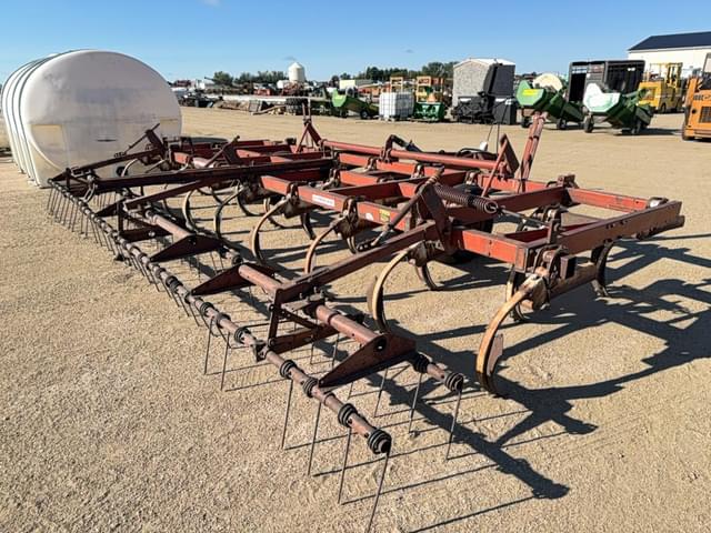 Image of International Harvester 645 equipment image 3