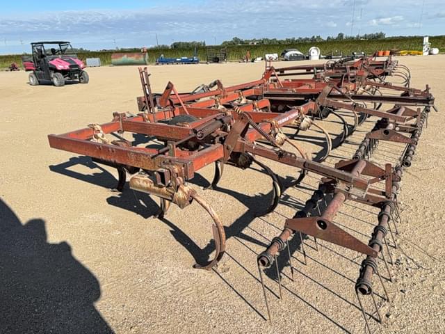 Image of International Harvester 645 equipment image 1