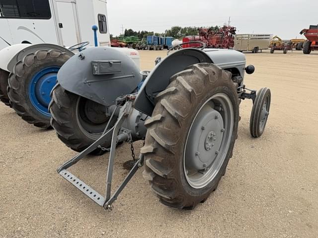 Image of Ford 9N equipment image 2