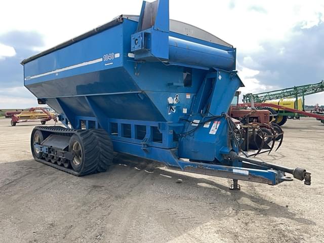 Image of Kinze 1040 equipment image 3