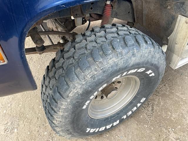 Image of Chevrolet Silverado K10 equipment image 1