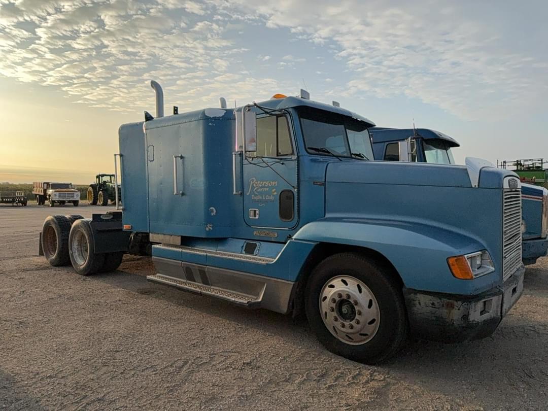 Image of Freightliner FLD120 Primary image