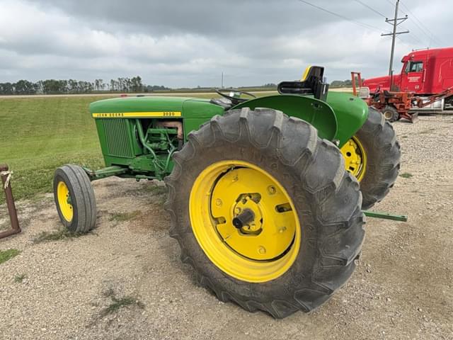 Image of John Deere 2020 equipment image 4