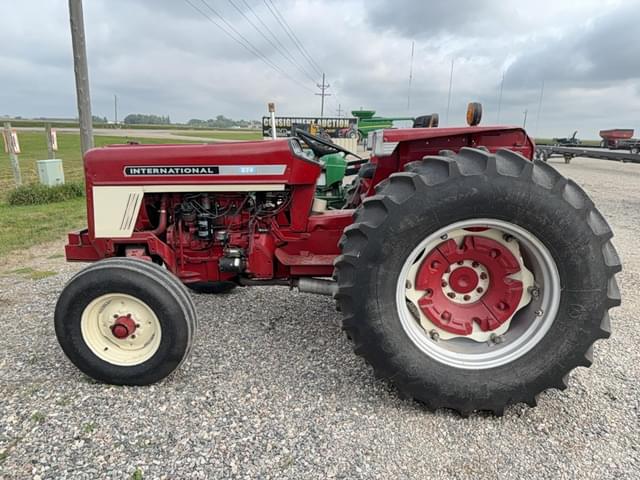 Image of International Harvester 574 equipment image 1