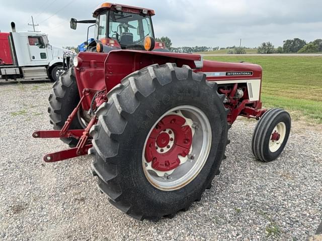 Image of International Harvester 574 equipment image 4