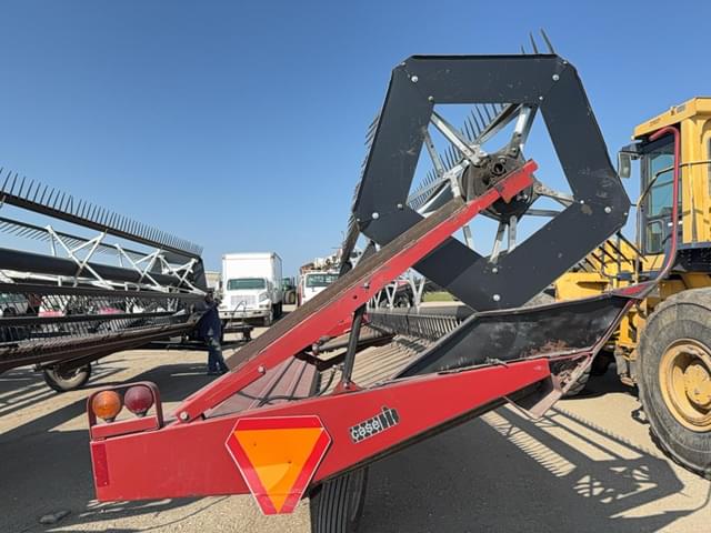 Image of Case IH 725 equipment image 2