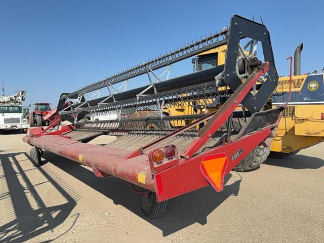 Image of Case IH 725 equipment image 3