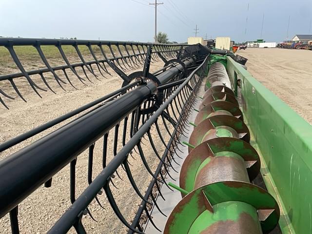 Image of John Deere 635F equipment image 4