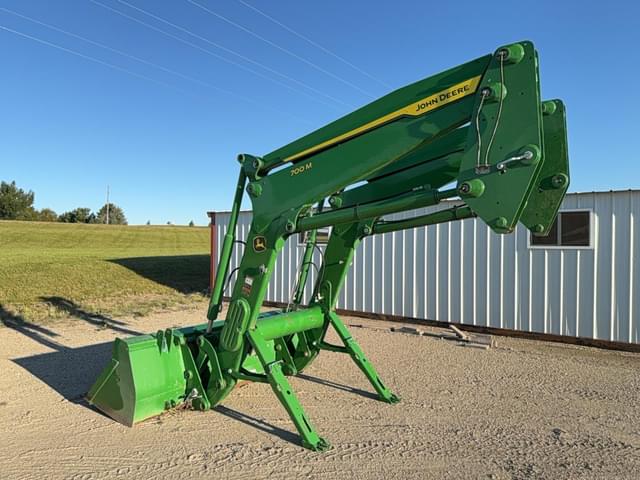 Image of John Deere 700M equipment image 1