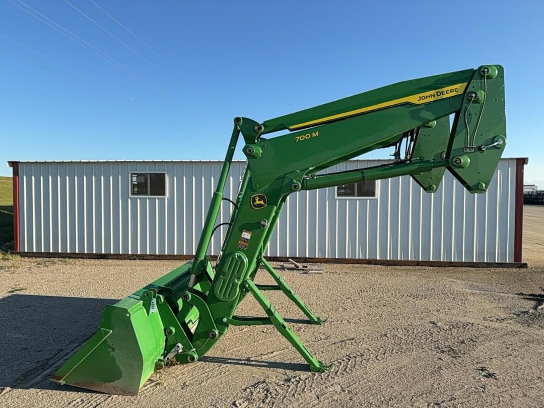 Image of John Deere 700M Primary image