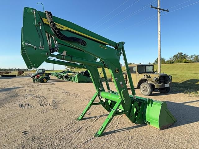 Image of John Deere 700M equipment image 2