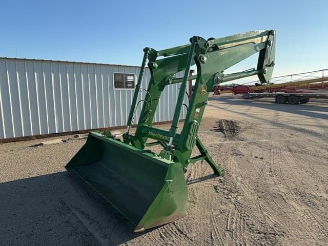 Image of John Deere 700M equipment image 4