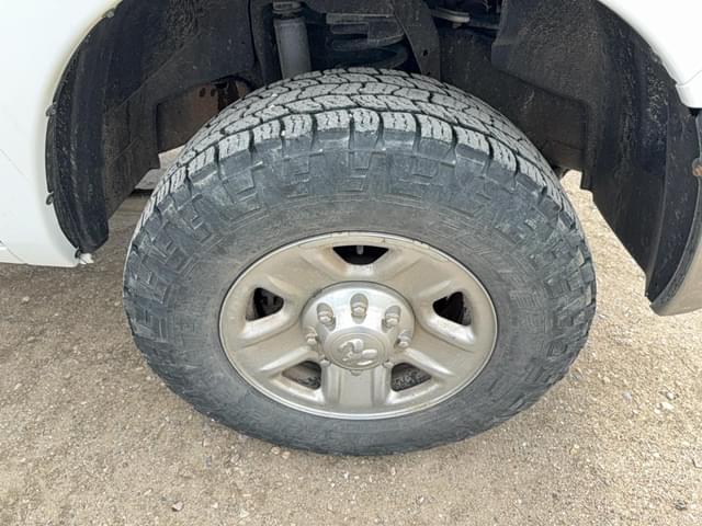 Image of Dodge Ram 2500 equipment image 4